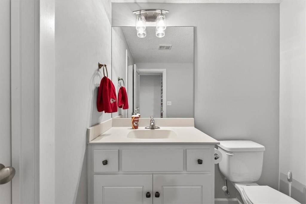 4401 NE Gateway Drive — photo 51