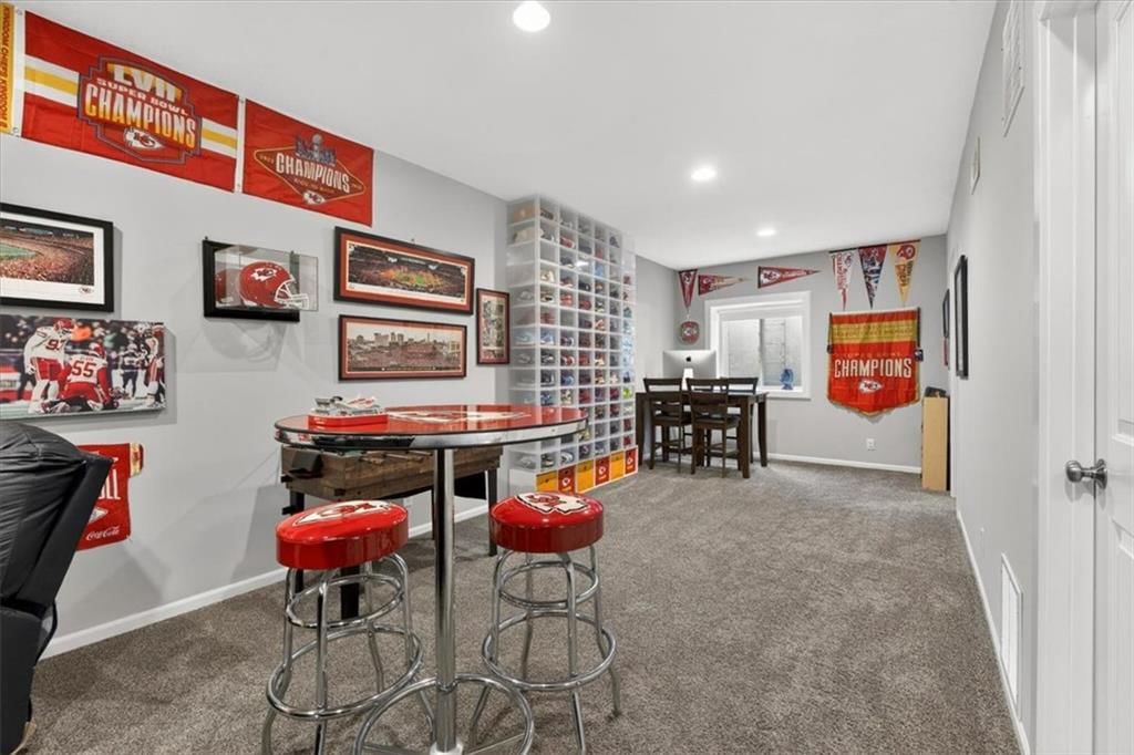 4401 NE Gateway Drive — photo 52