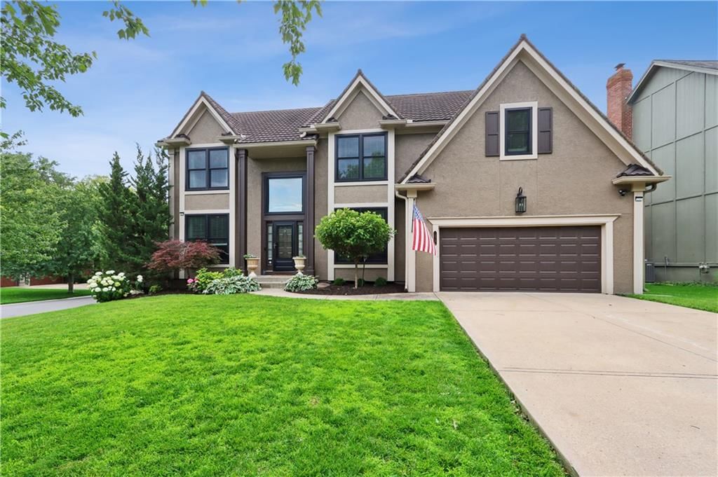 10701 W 128th Place, Overland Park, KS