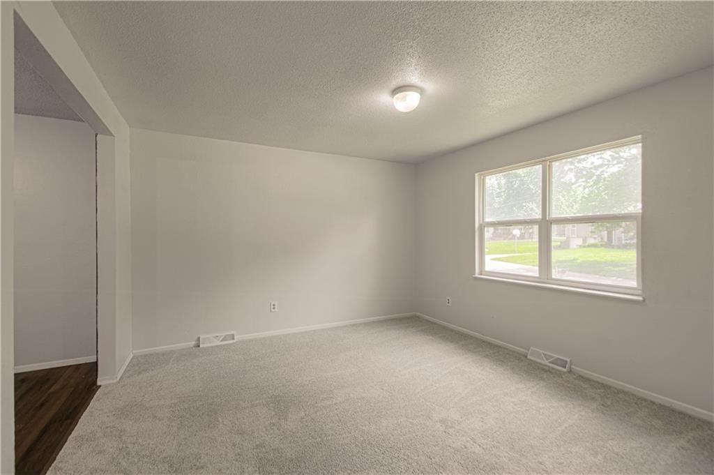 1809 SE Abbey Street — photo 3