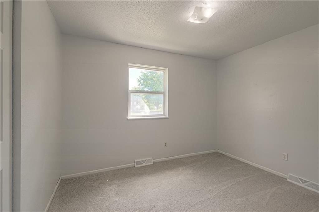 1809 SE Abbey Street — photo 22