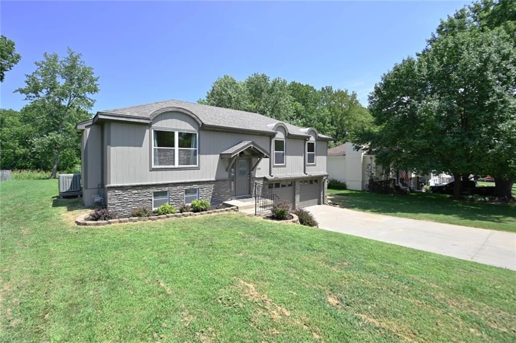 118 Town Court Circle — photo 2