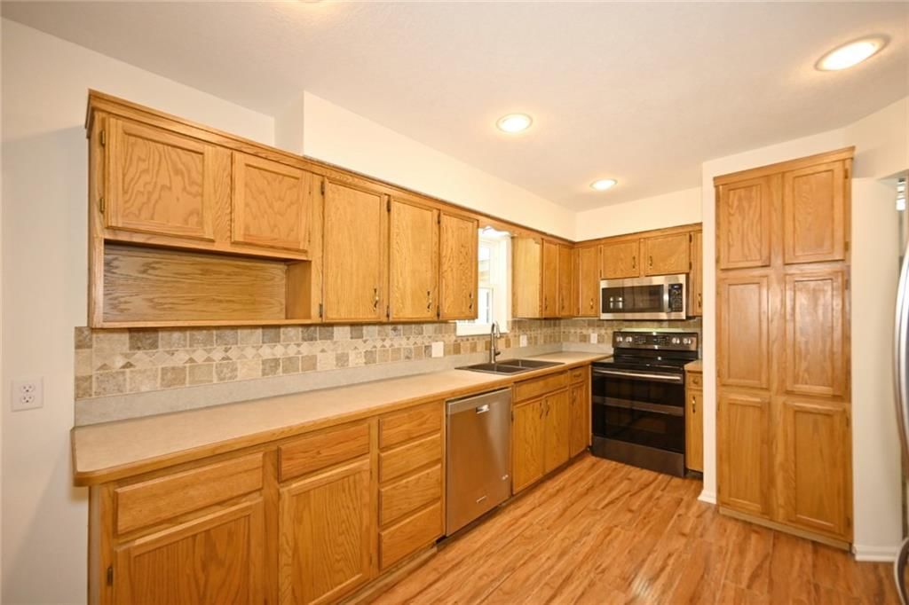 118 Town Court Circle — photo 11