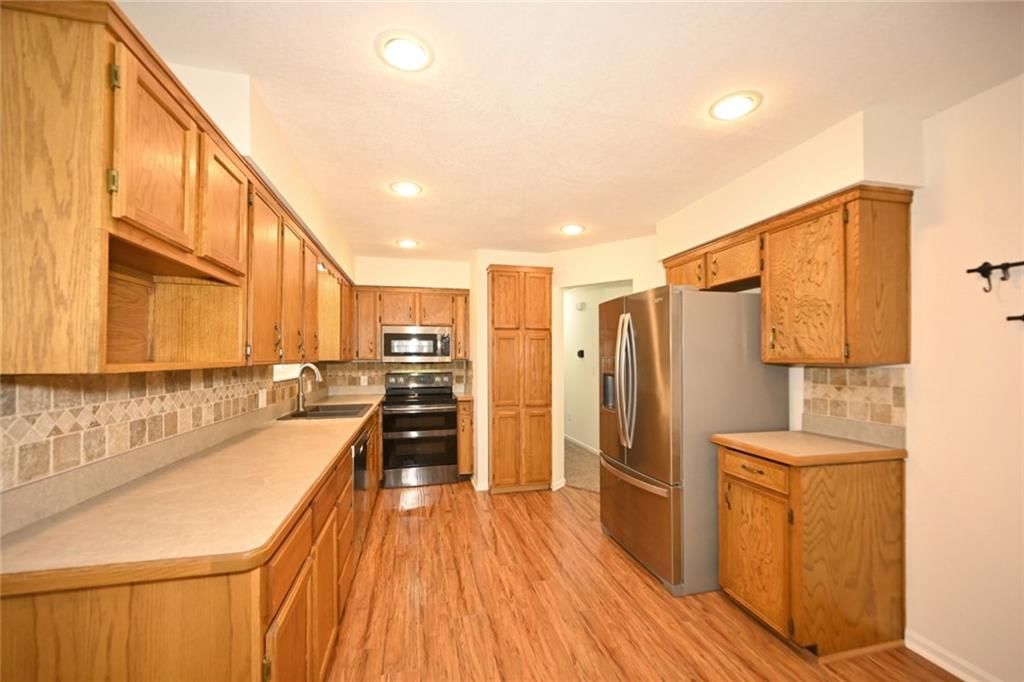 118 Town Court Circle — photo 12