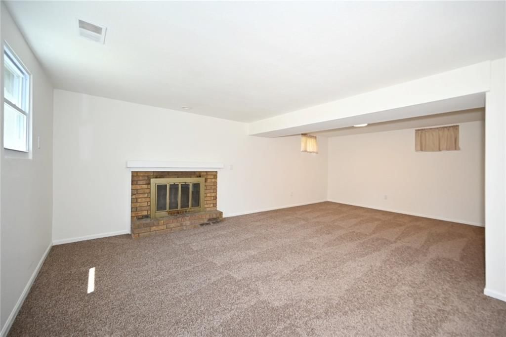 118 Town Court Circle — photo 34