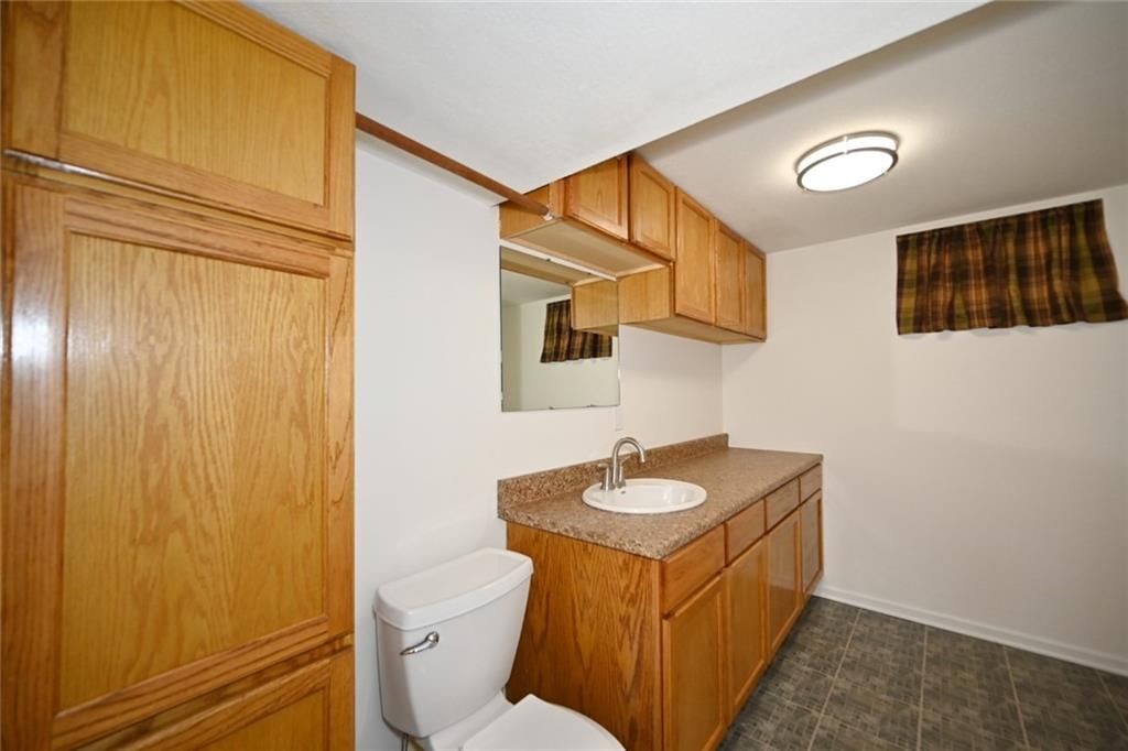 118 Town Court Circle — photo 37
