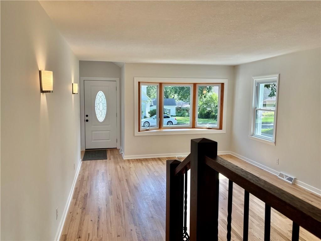 2500 W 47th Terrace — photo 3
