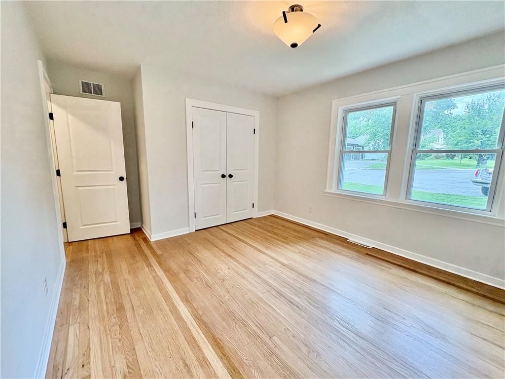2500 W 47th Terrace — photo 15