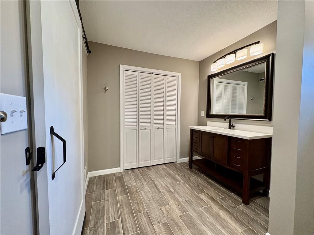 2500 W 47th Terrace — photo 16