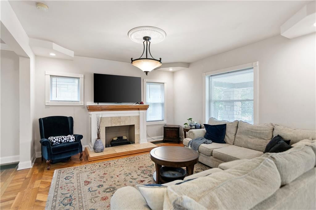 3527 Kenwood Avenue — photo 6