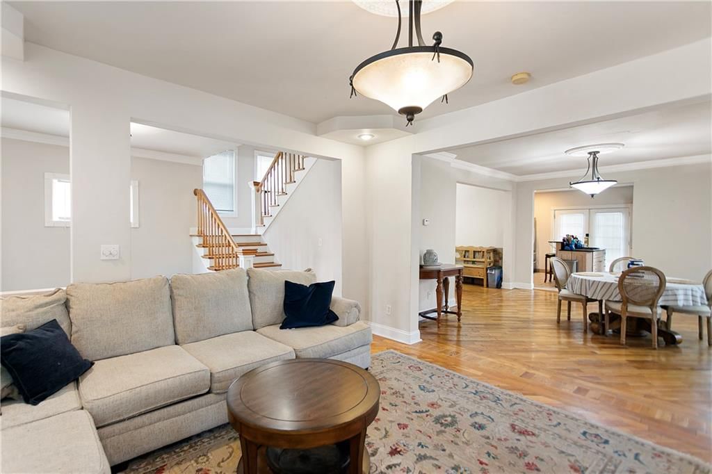 3527 Kenwood Avenue — photo 7