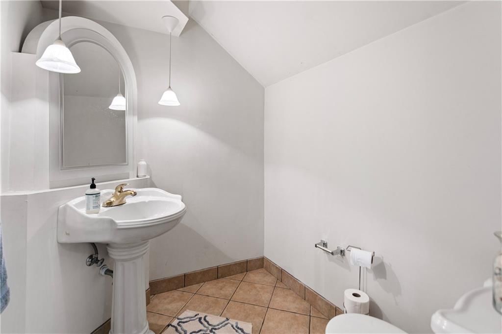 3527 Kenwood Avenue — photo 10