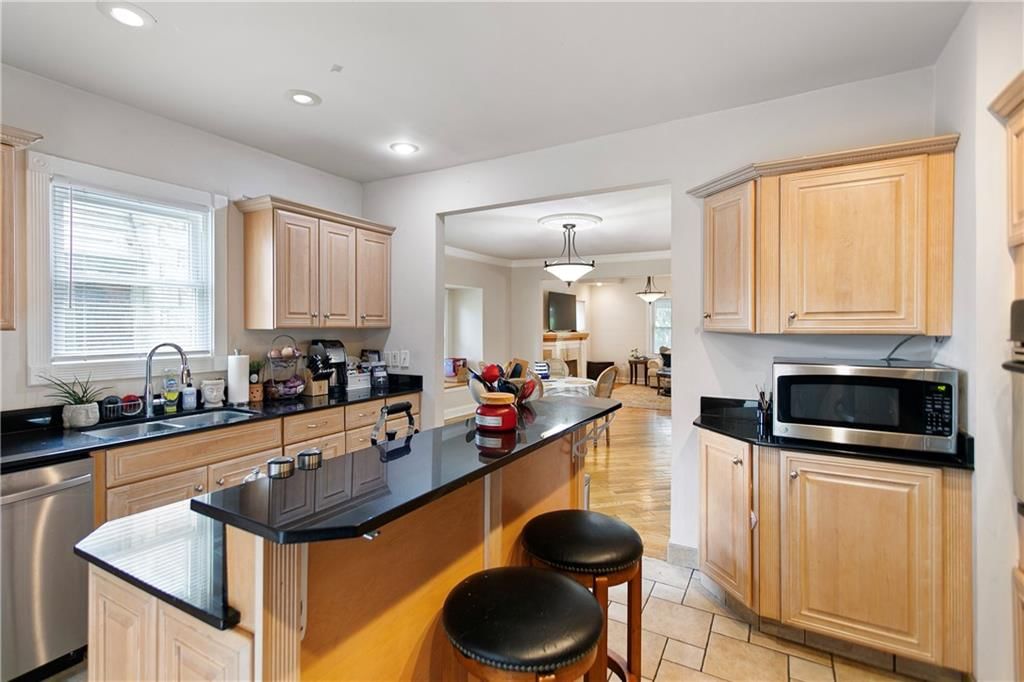 3527 Kenwood Avenue — photo 14