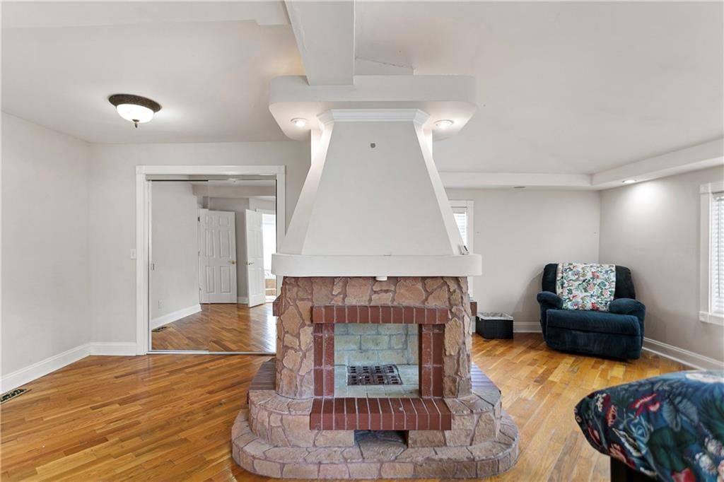 3527 Kenwood Avenue — photo 20