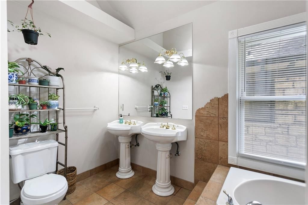 3527 Kenwood Avenue — photo 22