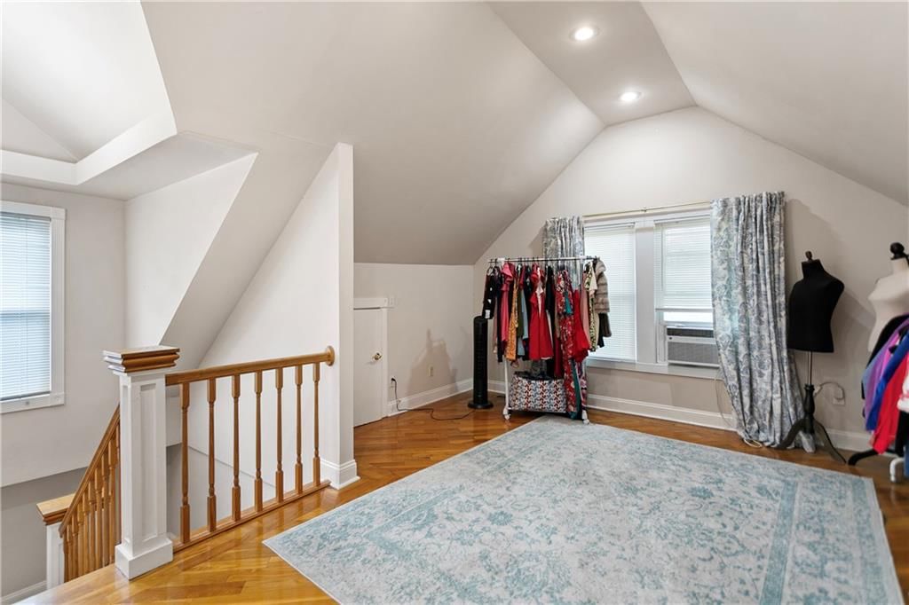 3527 Kenwood Avenue — photo 23