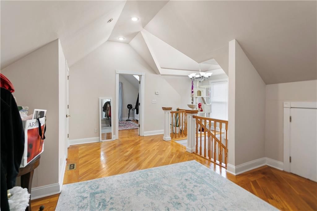 3527 Kenwood Avenue — photo 24