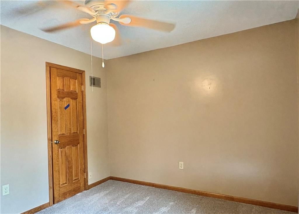 819 E Northview Street — photo 16