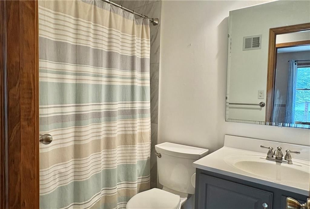 819 E Northview Street — photo 20