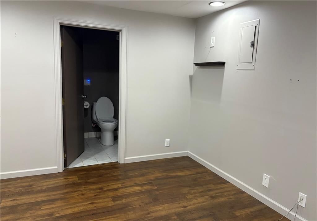 819 E Northview Street — photo 23