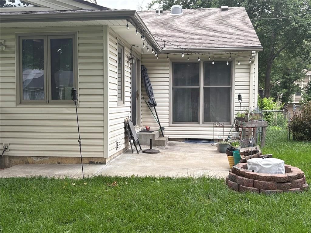 819 E Northview Street — photo 31