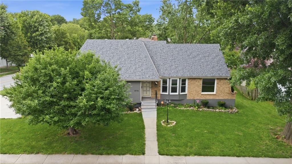 3800 NE Shady Lane Drive, Gladstone, MO