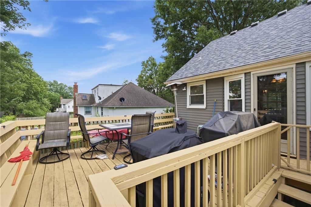 3800 NE Shady Lane Drive — photo 8