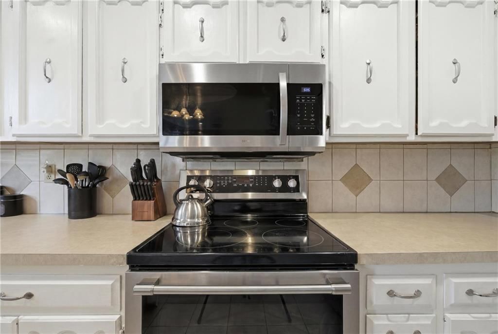 3800 NE Shady Lane Drive — photo 9