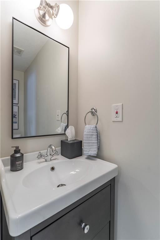 400 E 74th Terrace — photo 26