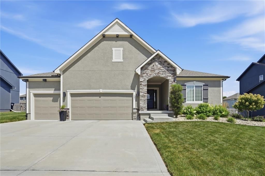 131 SE Briar Valley Lane — photo 1