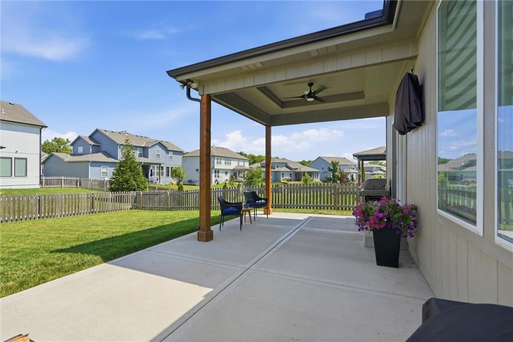 131 SE Briar Valley Lane — photo 32