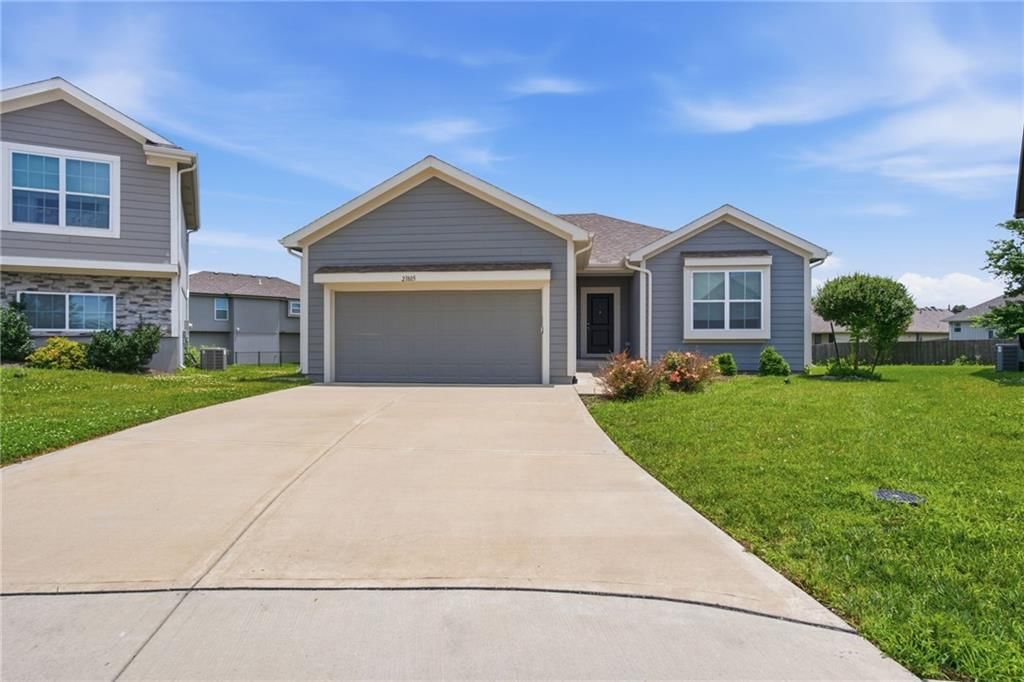21805 Lucca Circle, Peculiar, MO