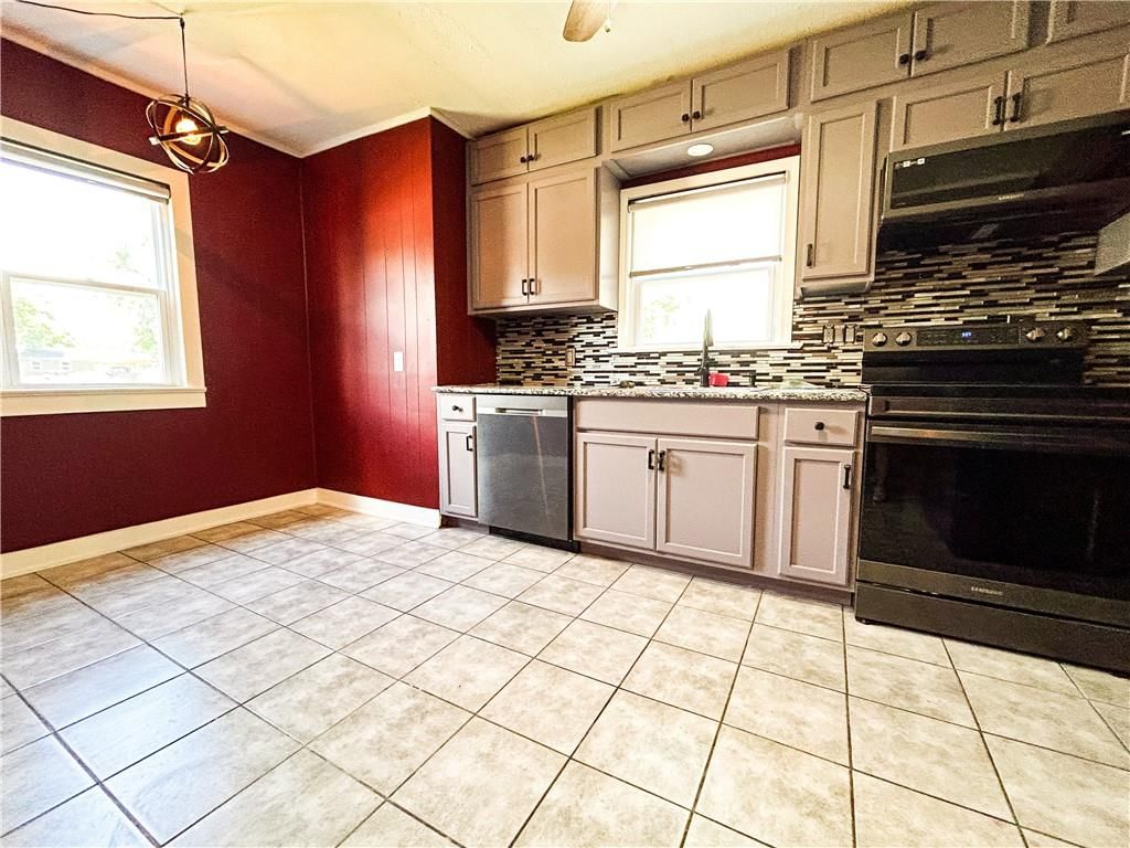 613 E Market Street — photo 8