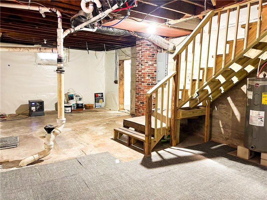 613 E Market Street — photo 23