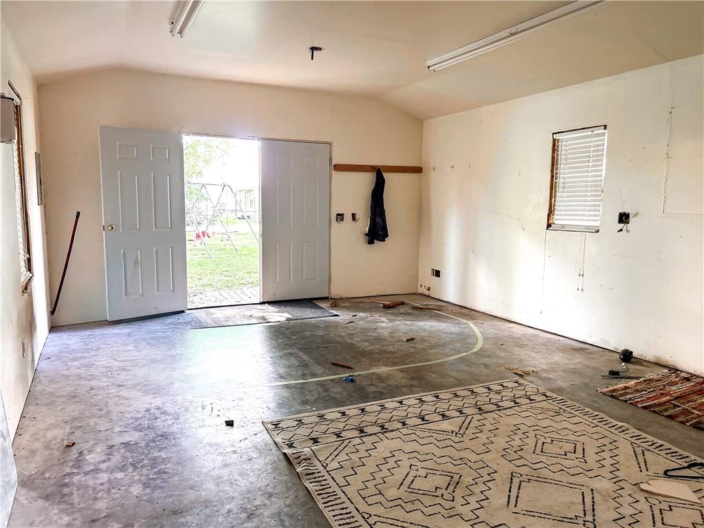 613 E Market Street — photo 30