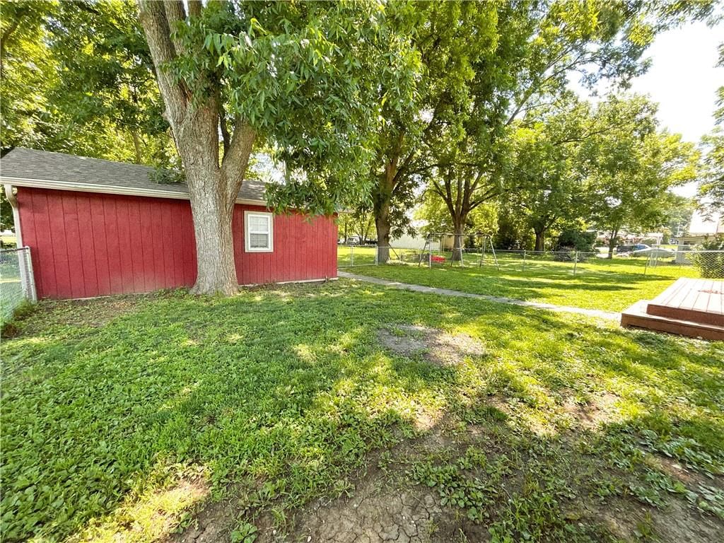 613 E Market Street — photo 31