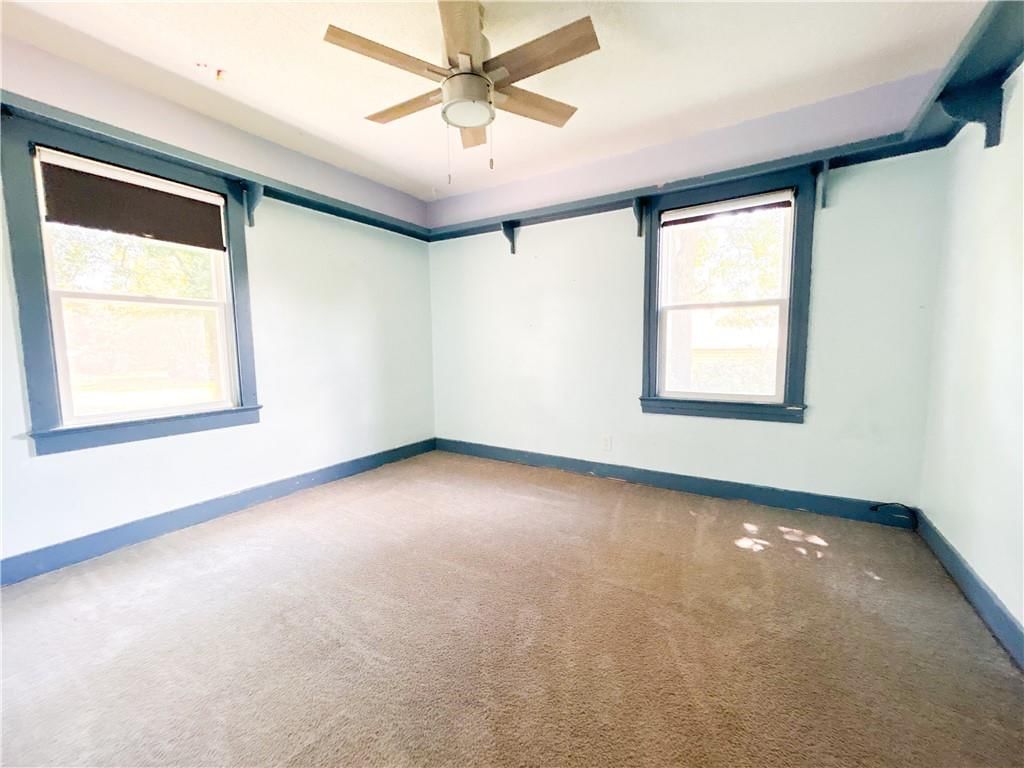 Photo 10 of 39 - 613 E Market Street, Lacygne, KS 66040