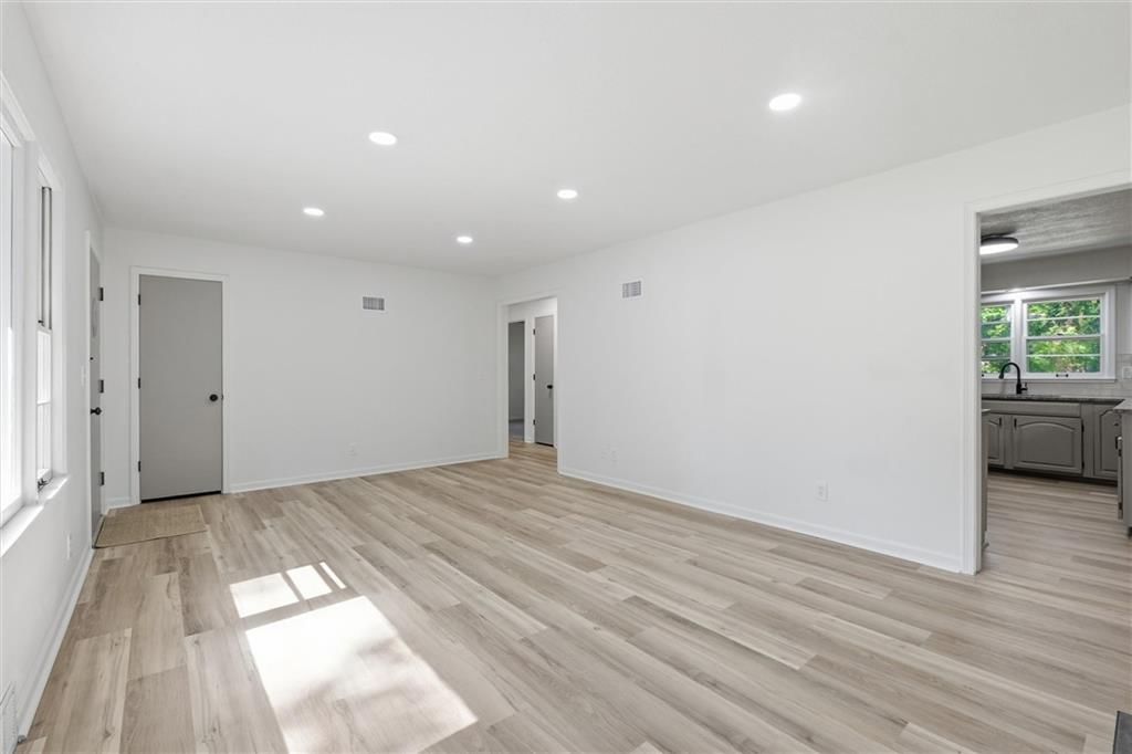 10420 Palmer Avenue — photo 6