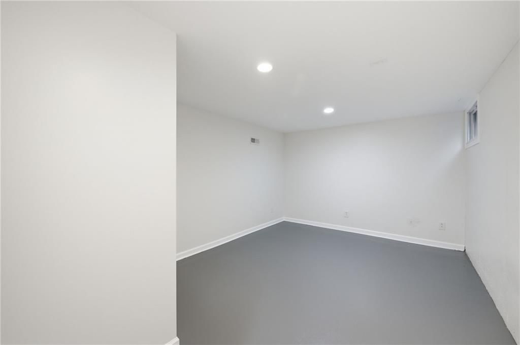 11935 W 70th Street — photo 24