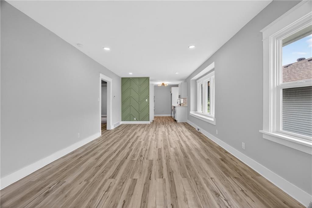1815 S overton Avenue — photo 4