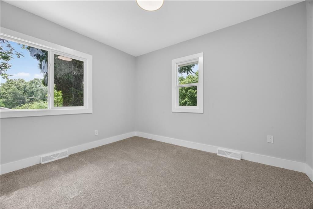 1815 S overton Avenue — photo 17