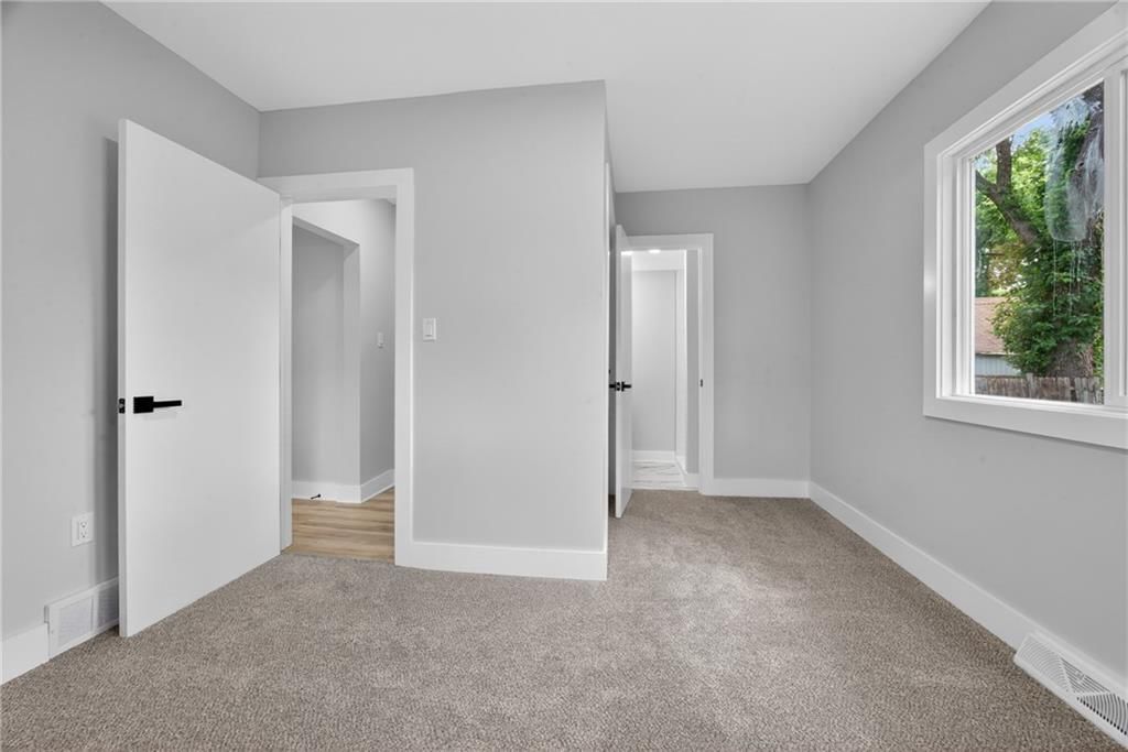 1815 S overton Avenue — photo 18