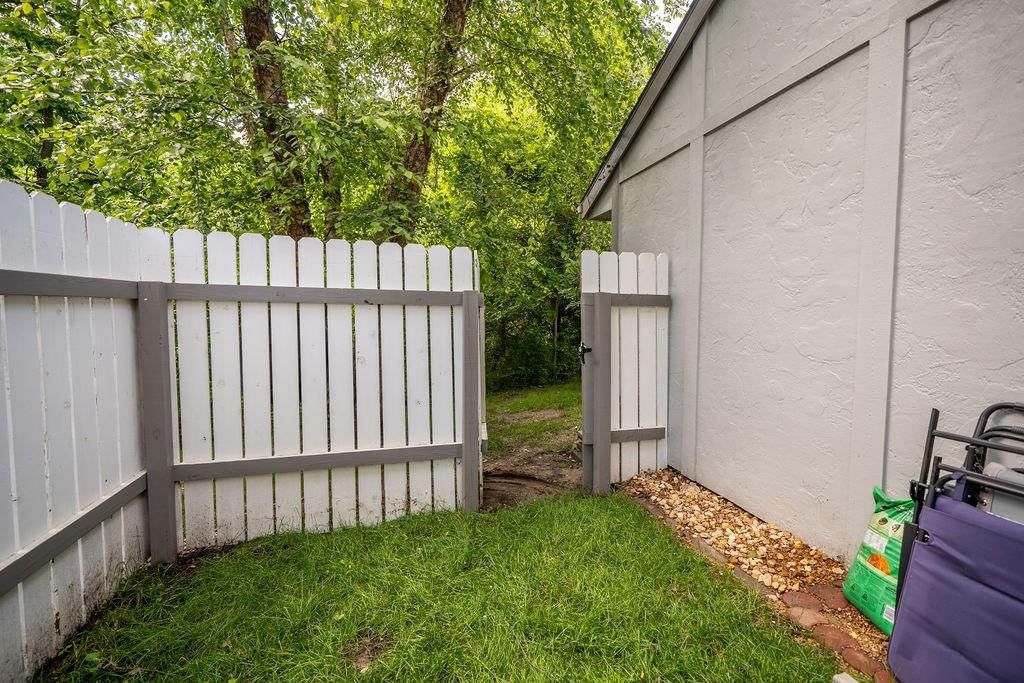 4033 Crossgate Court — photo 47