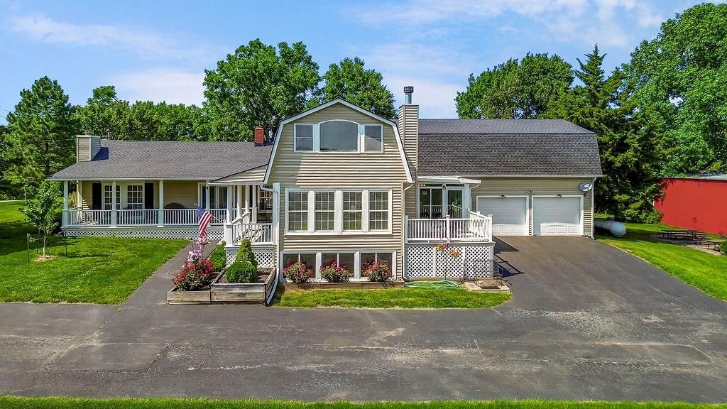 5973 OGG Road, Shawnee, KS: listing photo 3