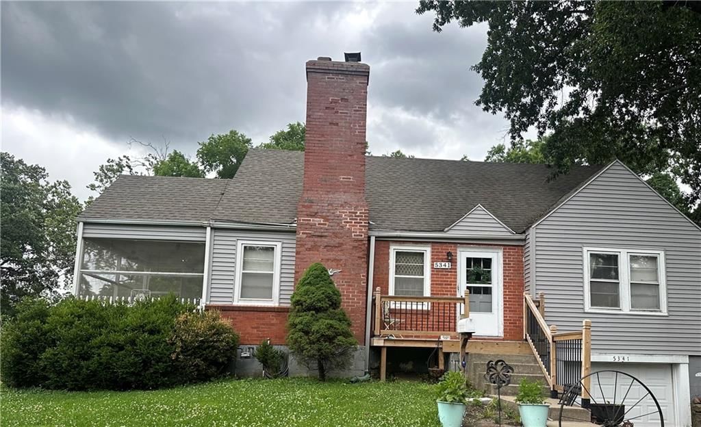 5341 N SPRUCE Avenue — photo 1