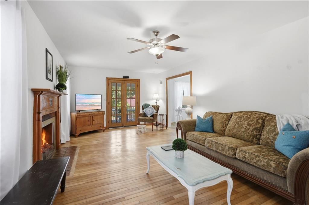 5341 N SPRUCE Avenue — photo 3