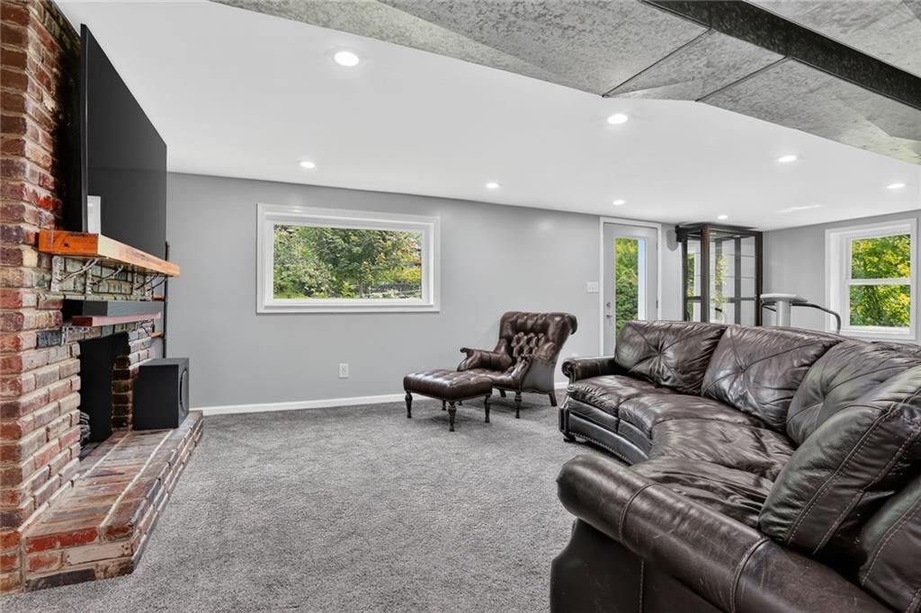 2400 W 103RD Street — photo 25