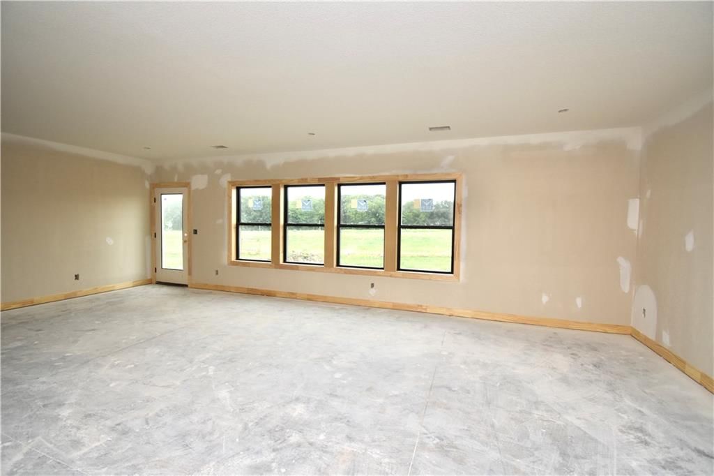 7633 N Booth Avenue — photo 31