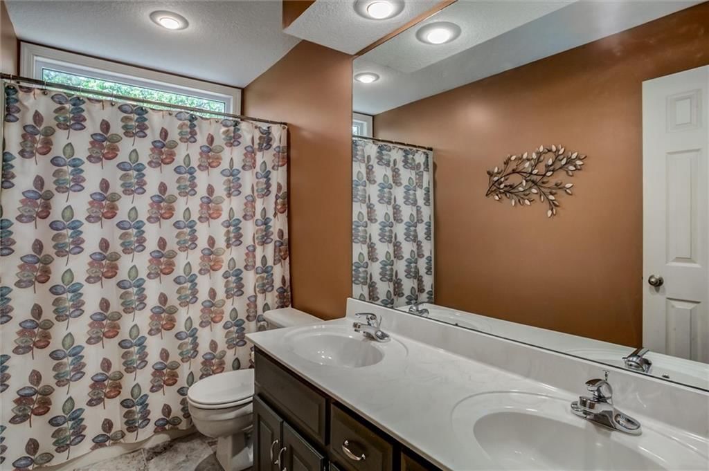 1300 E South Street — photo 27
