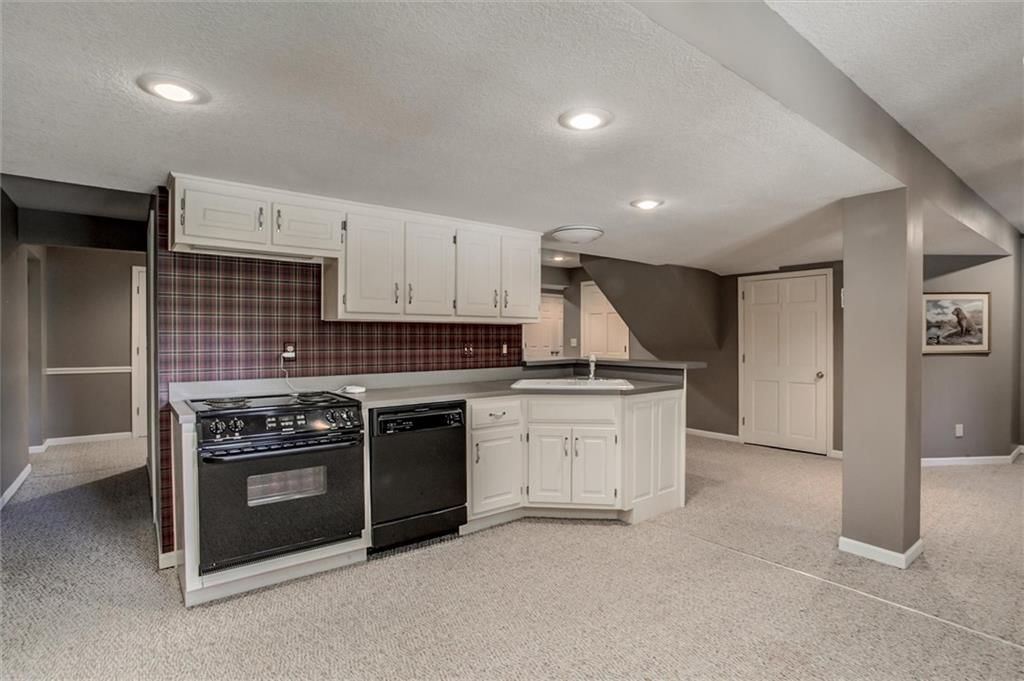 1300 E South Street — photo 30